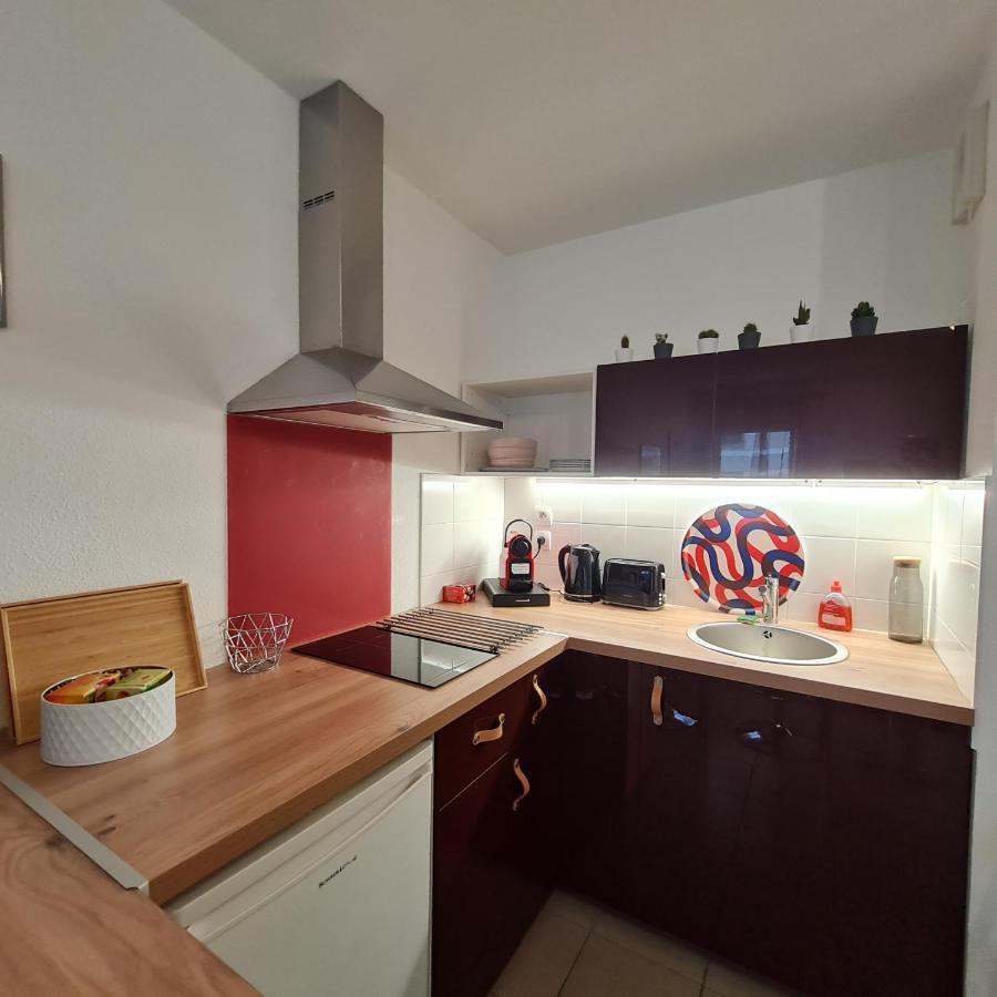 Ferienwohnung Beau Studio Tout Confort Au Calme Avec Parking . Villeurbanne Exterior foto